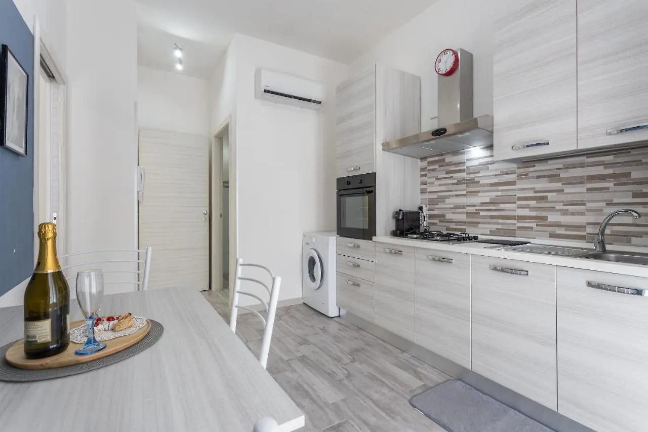 Apartment Charmrooms - Casa Magenta Castellammare del Golfo Italy