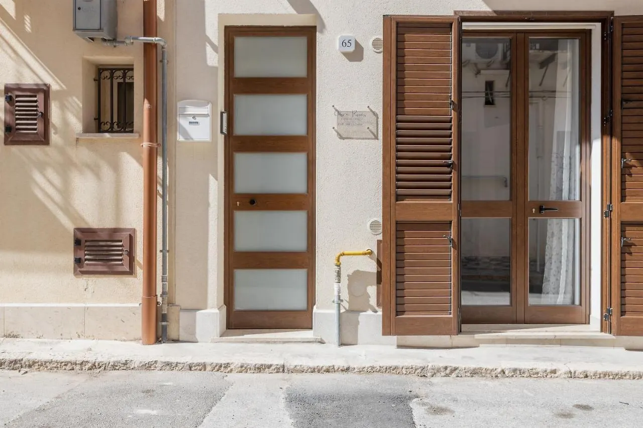 Charmrooms - Casa Magenta Castellammare del Golfo Italy
