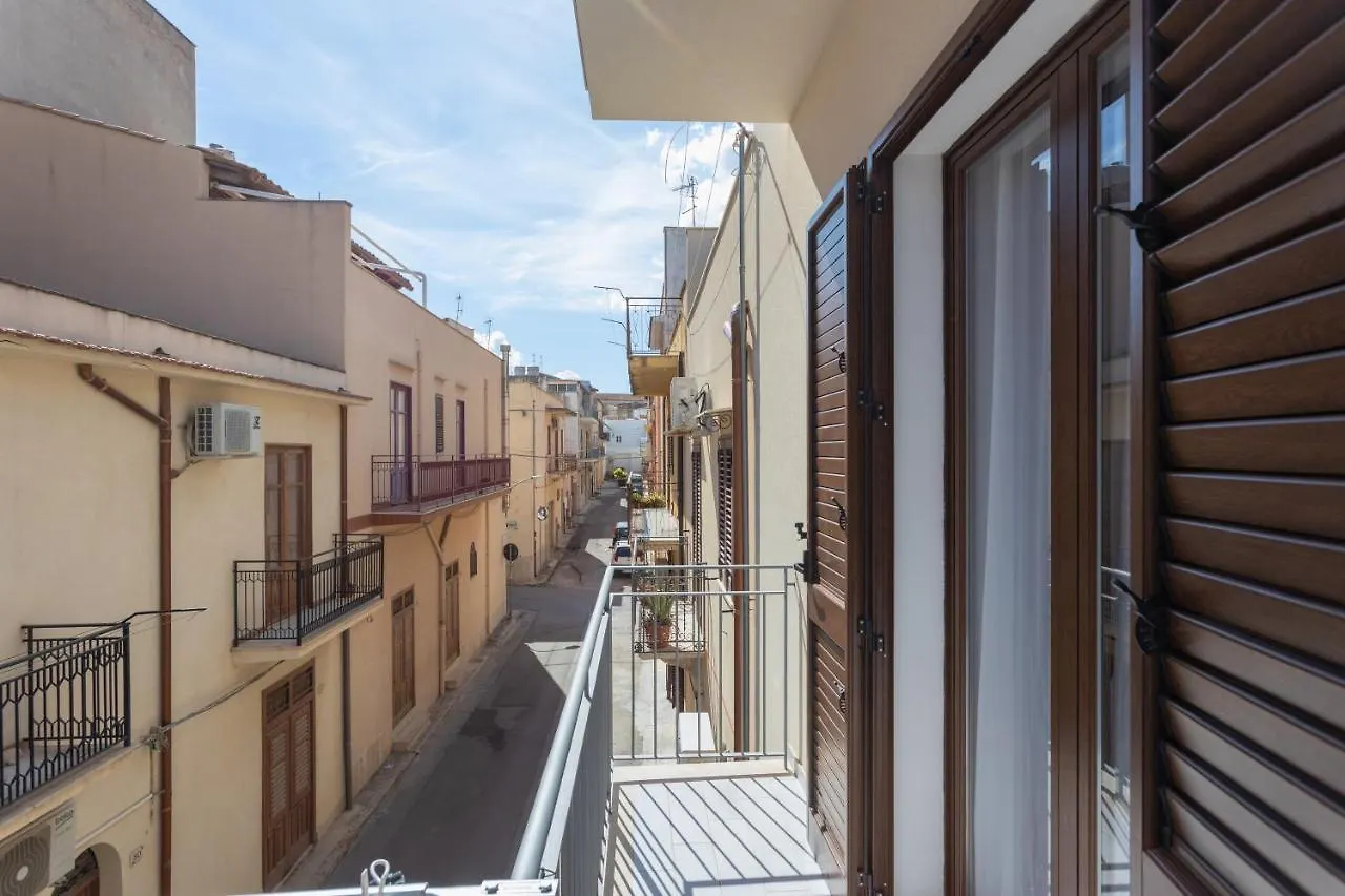 Apartment Charmrooms - Casa Magenta Castellammare del Golfo Italy