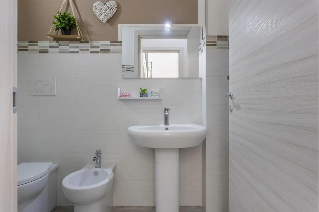 Charmrooms - Casa Magenta Castellammare del Golfo 0*,